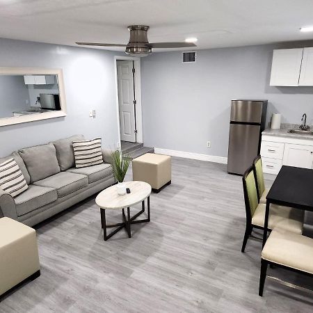 Cheerful Super Suite + 2 Queen + Sofa Bed Minutes From The Airport! Tampa Eksteriør billede
