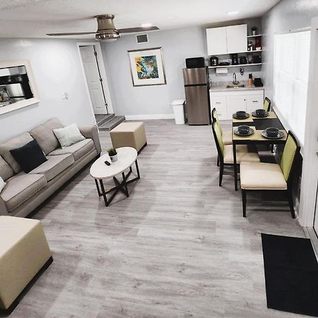 Cheerful Super Suite + 2 Queen + Sofa Bed Minutes From The Airport! Tampa Eksteriør billede