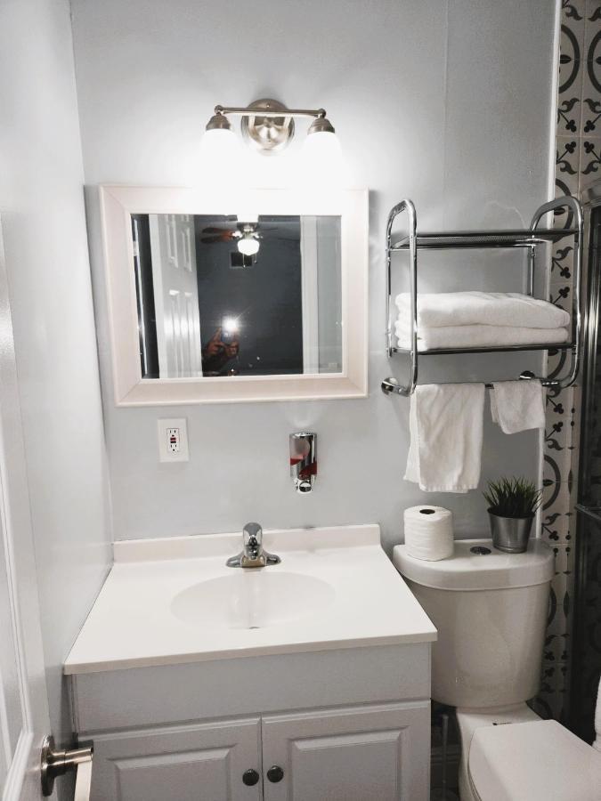 Cheerful Super Suite + 2 Queen + Sofa Bed Minutes From The Airport! Tampa Eksteriør billede