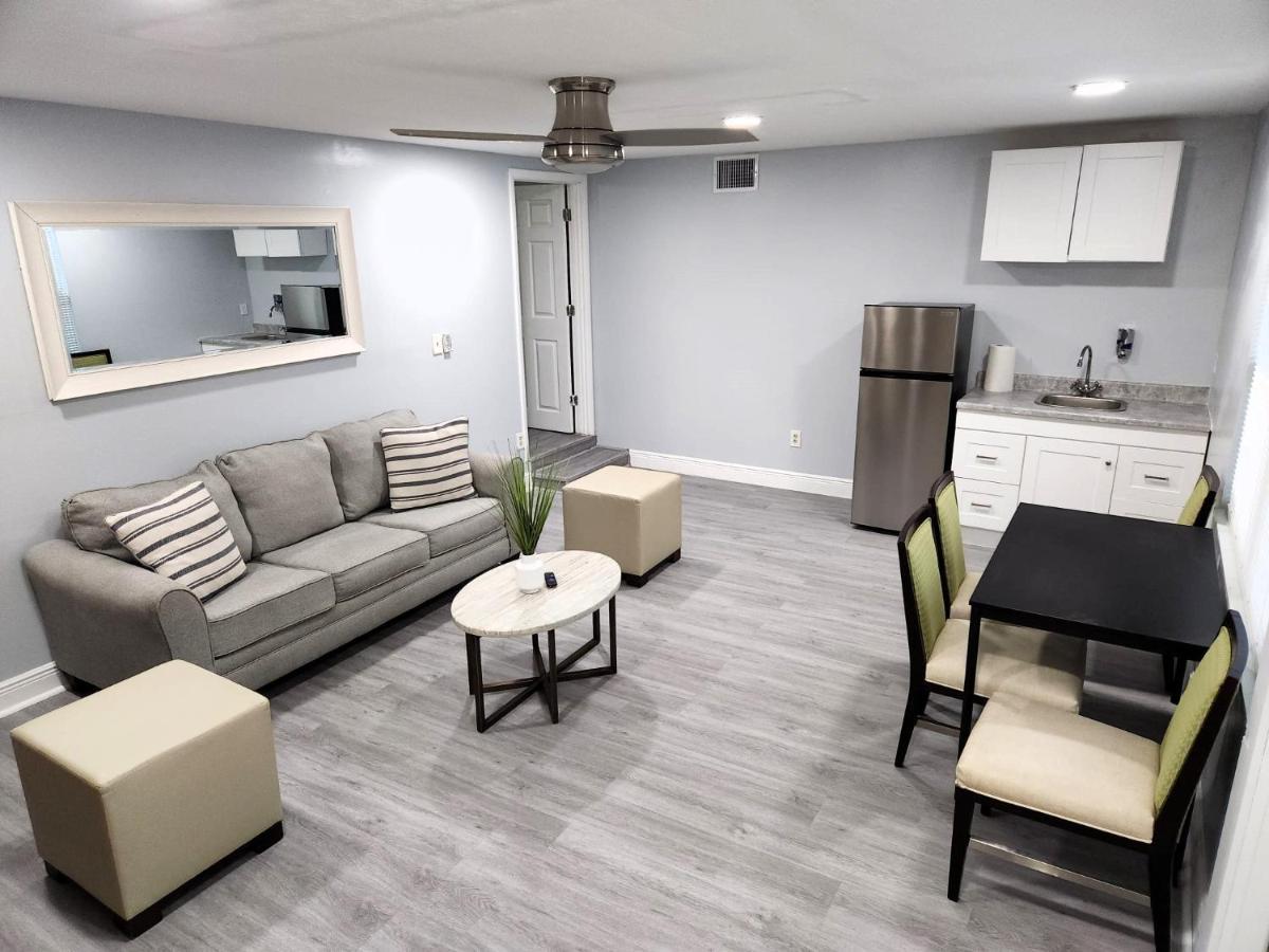 Cheerful Super Suite + 2 Queen + Sofa Bed Minutes From The Airport! Tampa Eksteriør billede