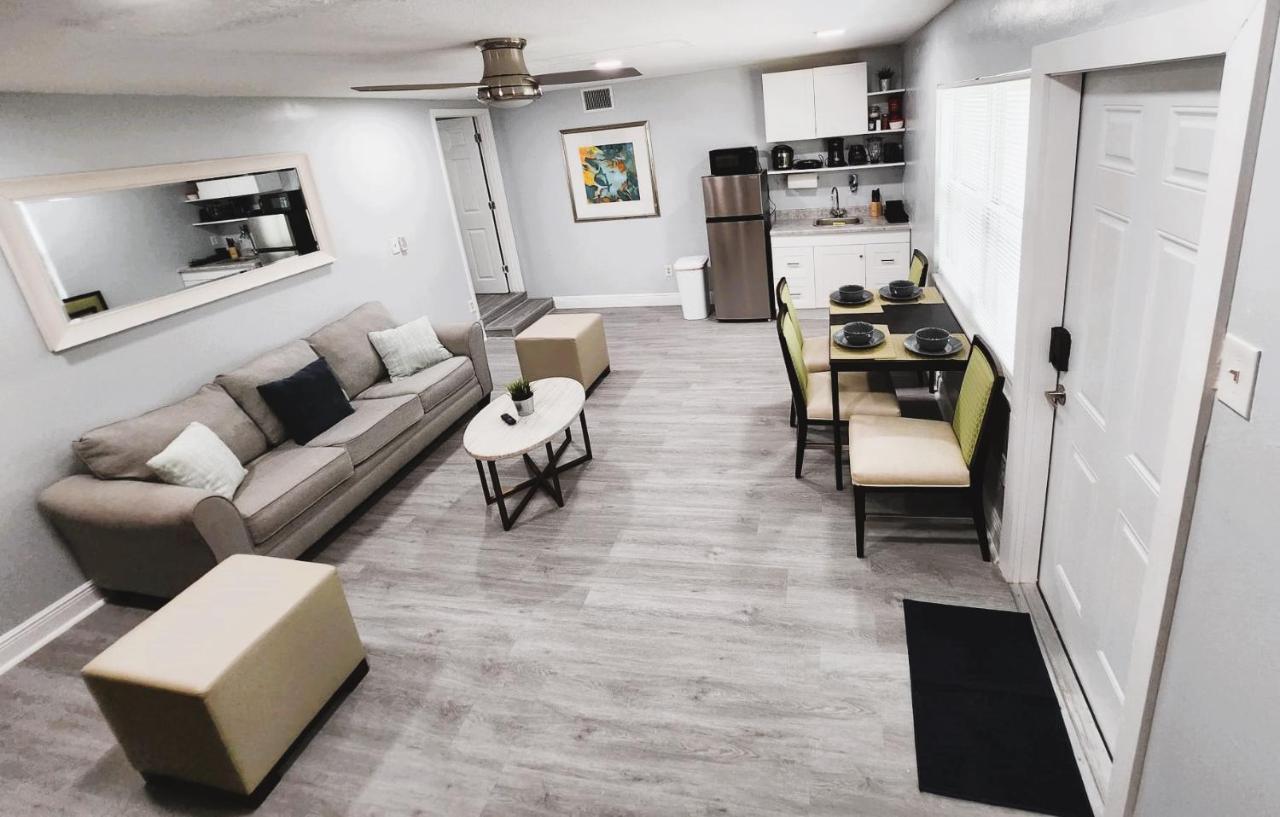Cheerful Super Suite + 2 Queen + Sofa Bed Minutes From The Airport! Tampa Eksteriør billede