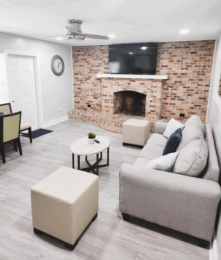 Cheerful Super Suite + 2 Queen + Sofa Bed Minutes From The Airport! Tampa Eksteriør billede